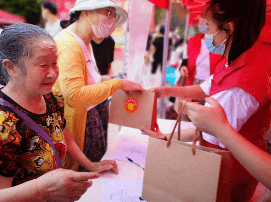 成都市双流区怡心街道藕塘社区第一届党建社区服务节