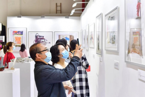 中国大学生创意节特别展燃爆成都大艺展