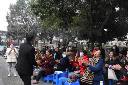 新都区在新繁街道瑞云社区开展“走基层”文化惠民活动