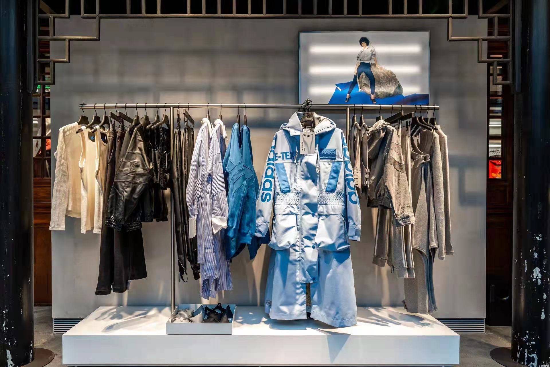 adidas Originals全球首家定制三叶草旗舰店于成都远洋太古里开业，禅院新生诠释潮流内核