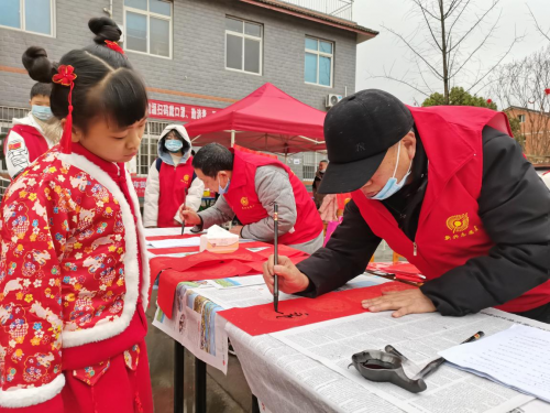 “文化四季风·民俗闹新春” 2022年孔雀村开展迎新文化惠民文明实践活动