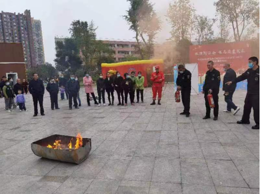 花龙门社区“消防宣传月”应急演练