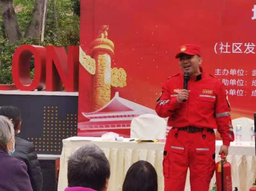 花龙门社区“消防宣传月”应急演练