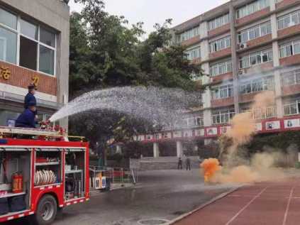 机投社区“消防宣传日”疏散演练进校园活动