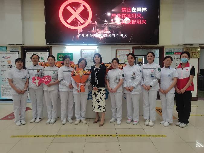 新都区中医院举办“天使在身边——5·12护士节主题活动”减压活动