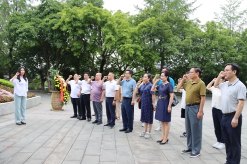 党建引领大型义诊活动及耳鼻喉学术交流会，助力“健康巴中行”