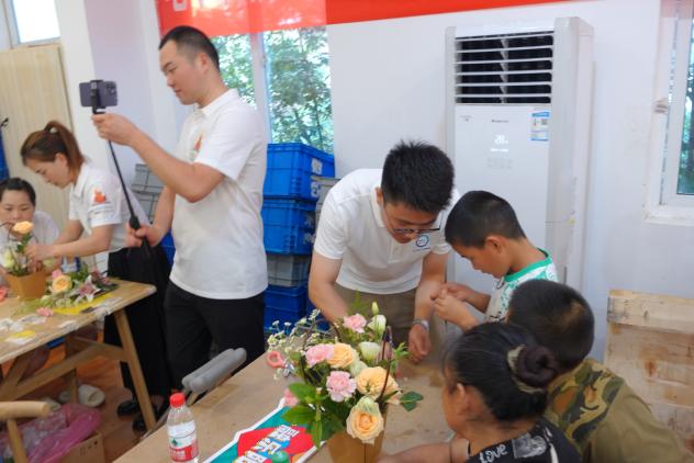 “有爱便无碍” ——爱残助残，烈烈星火公益小队在行动
