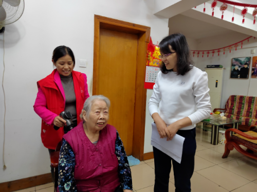 涪城区2022年居家养老服务项目获人大点赞，老人满怀感激与温暖