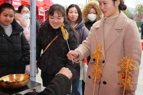 百企千岗——2025年武侯区春风行动专场招聘会现场直击