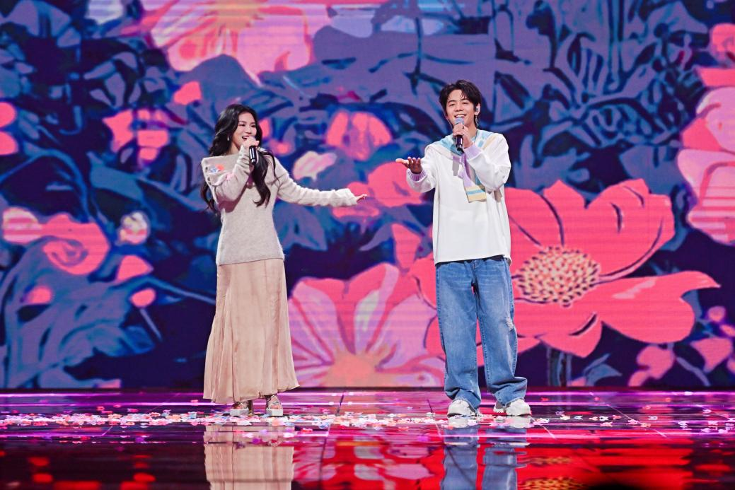 流量破45亿创新高！红花郎·2025川渝春节联欢晚会打造文化传播新范式