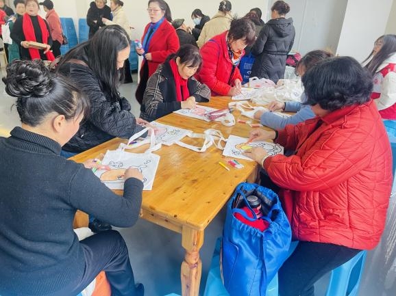 “退休不褪色，余热亦生辉”志愿者服务项目总结与表扬活动简报