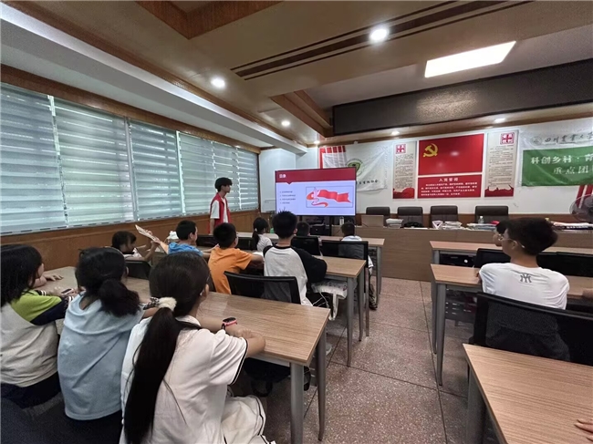 社区里的“大学堂”：川农承法启明“迁途童行”团队助力孩童暑期成长
