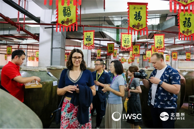 邛崃国际美酒季系列活动暨2025IWSC首届中国区(邛崃)烈性酒大赛圆满举办