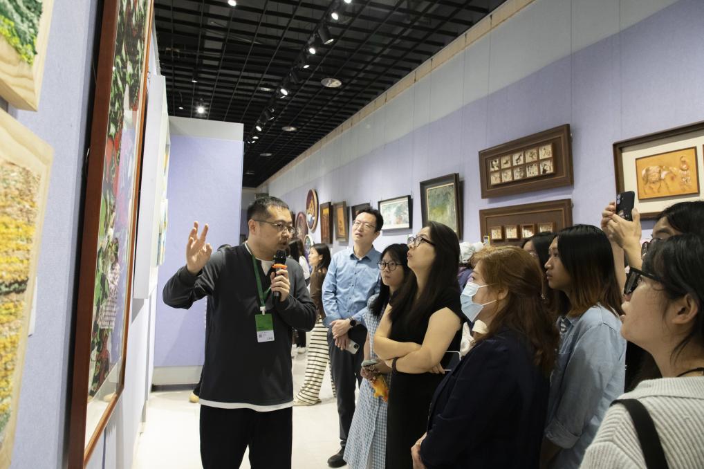 国家艺术基金2025年度传播交流推广资助项目——《共铸中华:内蒙古特色工艺美术作品巡展》成都站隆重开幕