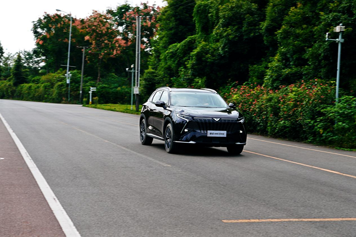 城市纯电通勤、郊外任性驰骋，昆仑iHD 201KM版全场景都好开