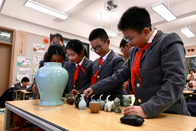 千年窑火映童心 青图“合作”再添非遗新篇