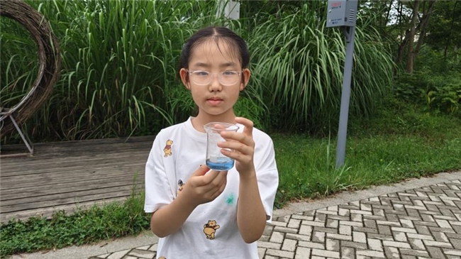 崇州市科协开展湿地探险家·文化与岩石探秘研学活动