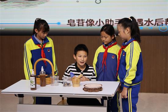 崇州市全国科普月系列活动——青少年科普讲解活动在成都市盐道街小学崇州校区（崇州市第二实验小学）举行