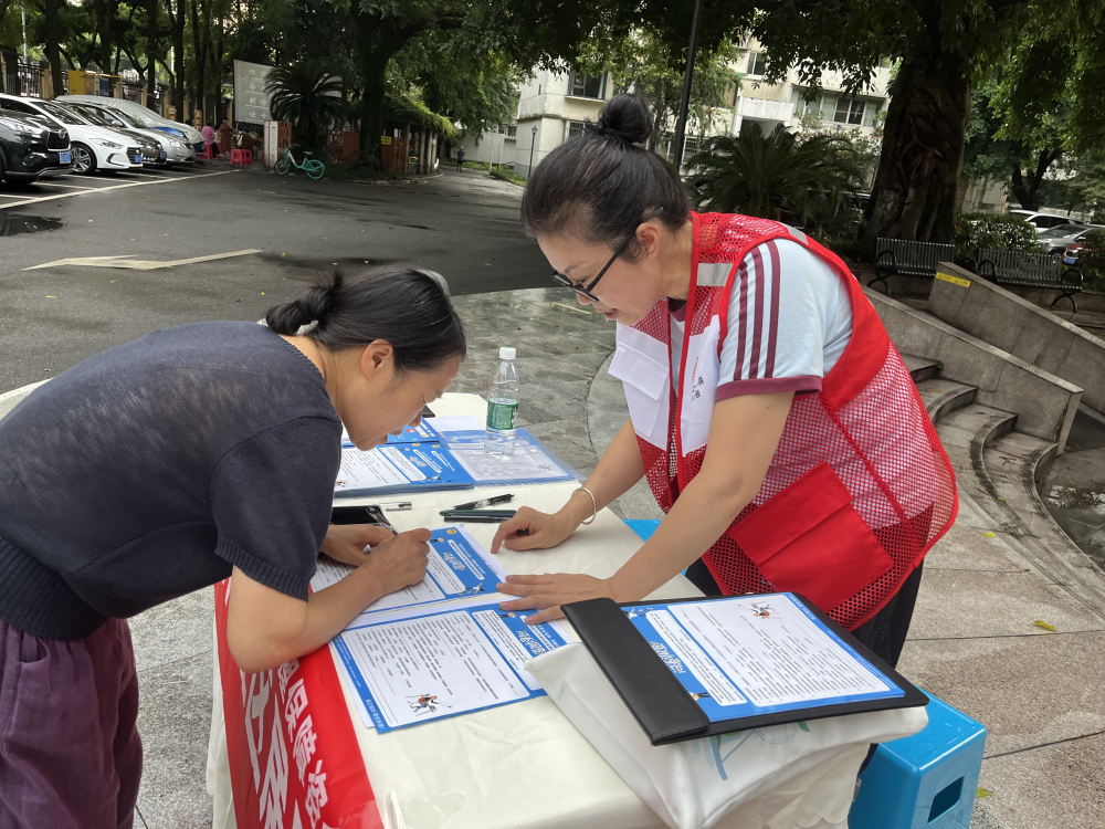 从“停车难”到“有序停”：德通桥社区以人民建议征集推动文府苑小区治理蝶变